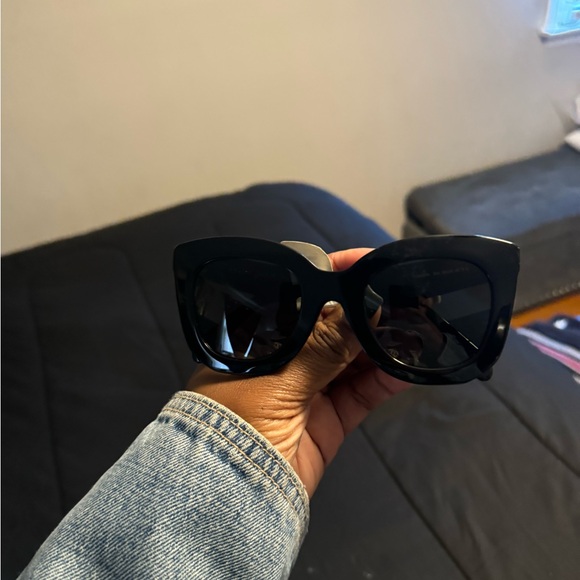 Designer Sunglasses.. - Picture 3 of 5